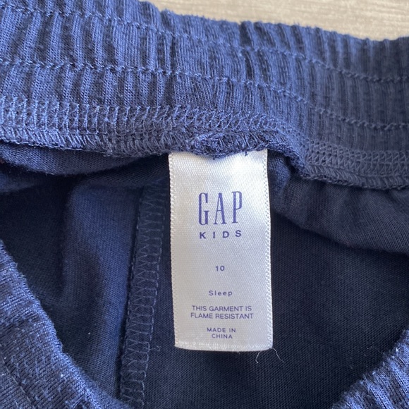 Boys Gap Kids Snooze! PJ Set with Shark Graphic - Picture 8 of 10